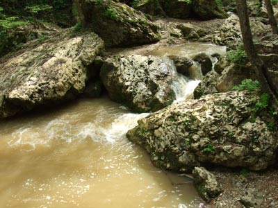 Адыгея. Водопады и ручей Руфабго